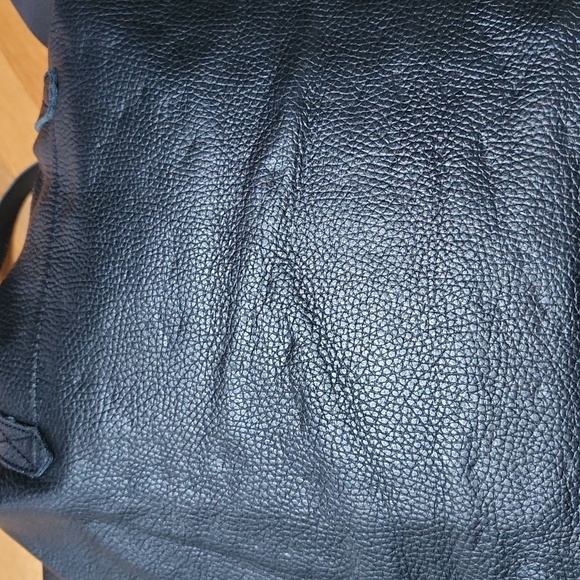 Cuyana Classic Tote - Picture 3 of 15